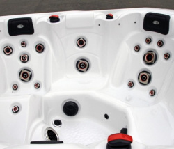 Гидромассажный спа-бассейн JNJ Spas Hurricane Riga SPA-632